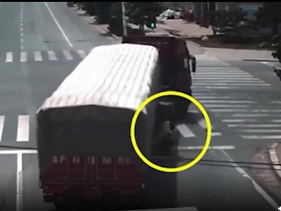 北京東方時尚駕校帶你看看馬路死亡月牙是什么？