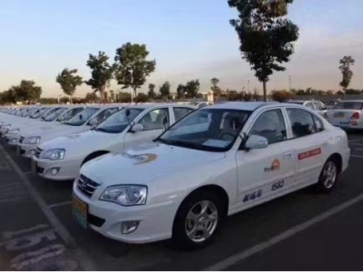 東方時(shí)尚駕校教你臺(tái)風(fēng)天開車要注意什么？